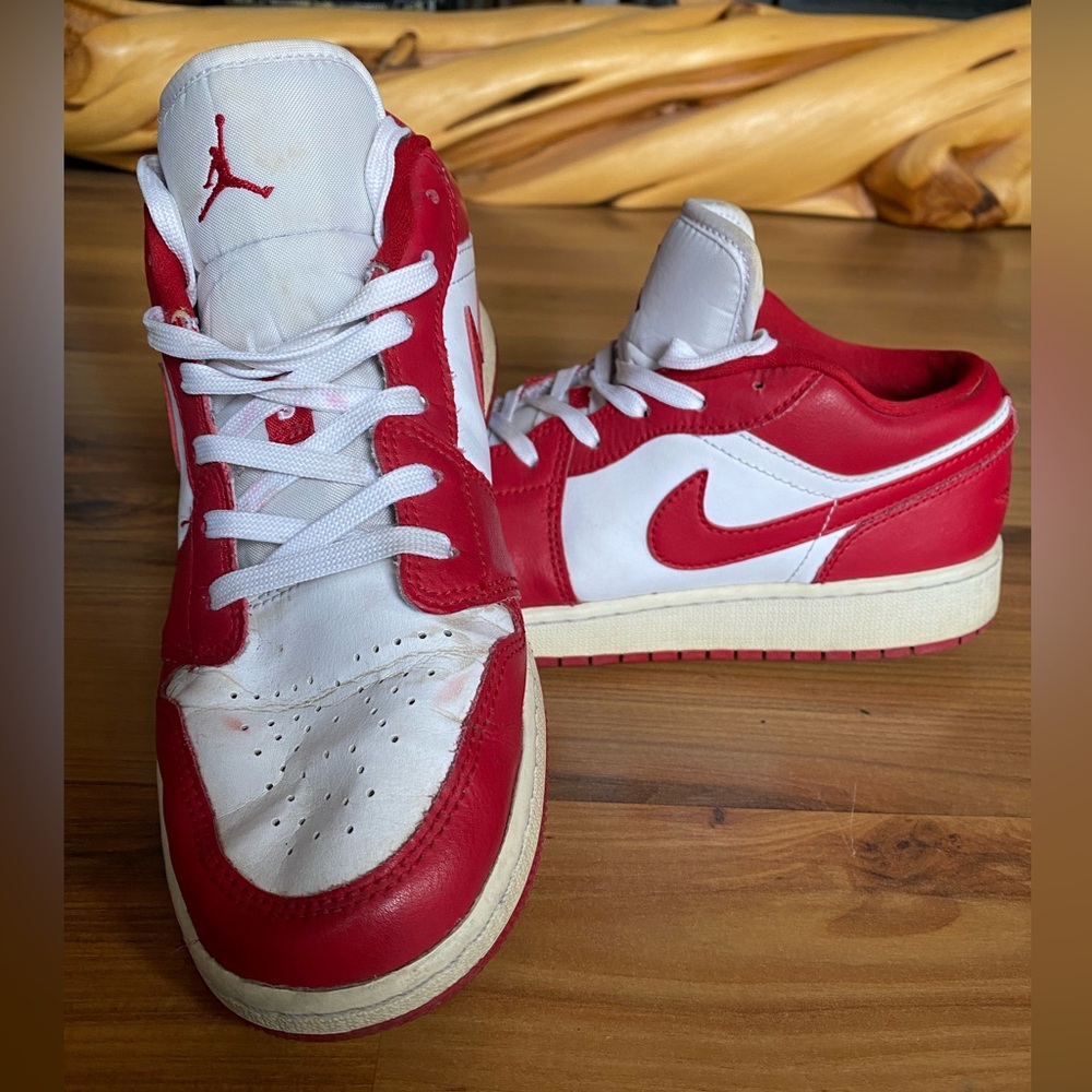 Nike Air Jordan Low White/University Red (youth 7/women’s 7.5)
